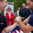 Granvin håndbaklag demonstrerer sine ferdigheter for Kongeparet. Foto: Tom Hansen, Hansenfoto.no